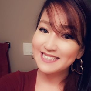 Meet your Posher, Dee-dee